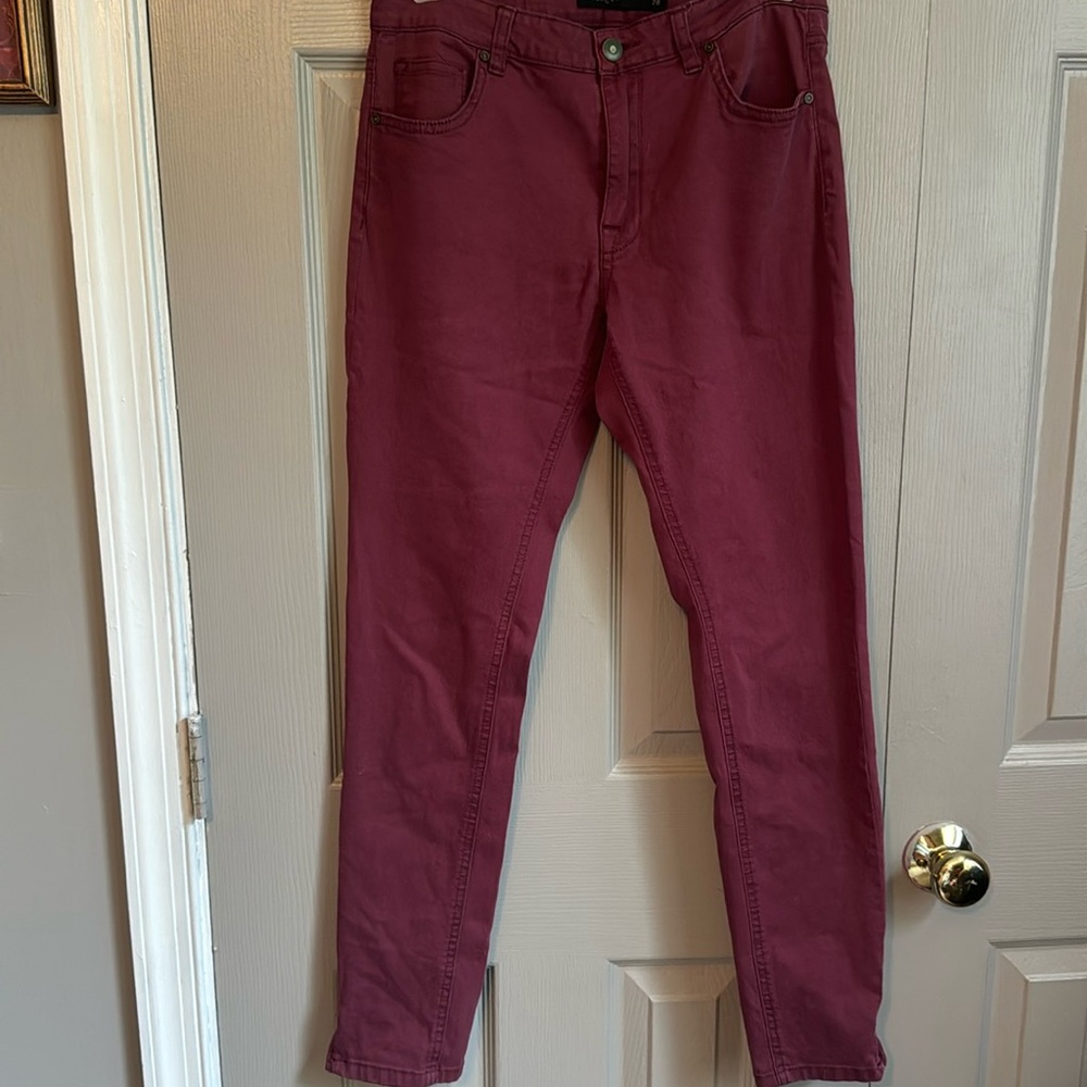 Skinny pants - with small ankle zipper